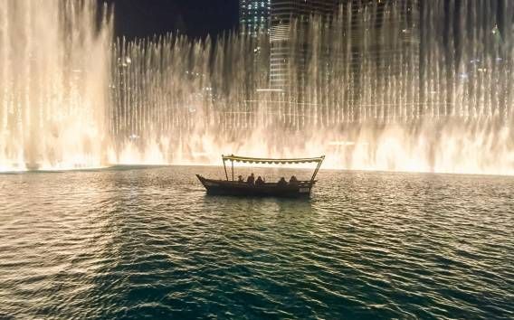 Dubai: Spettacolo della fontana del Burj Khalifa e giro del lago del Burj